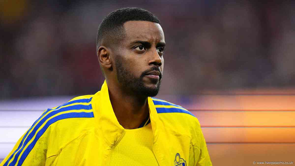 Alexander Isak ‘scolding’ speaks volumes after star holds hands up after World Cup meeting