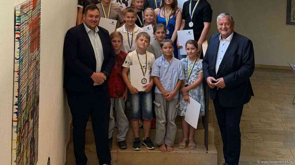 Waldkraiburg zeichnet bei Sportlerehrung 61 Sportler aus