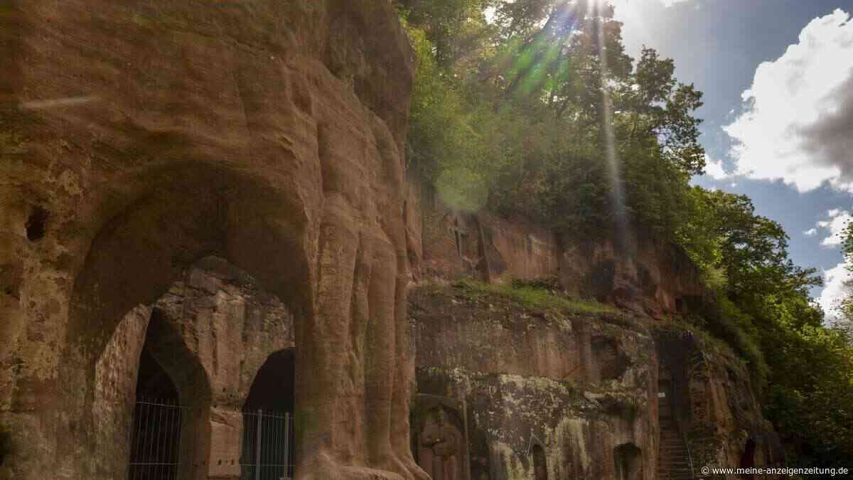 Diese Wanderung führt in Rheinland-Pfalz führt zum einzigen Felsenkloster Deutschlands