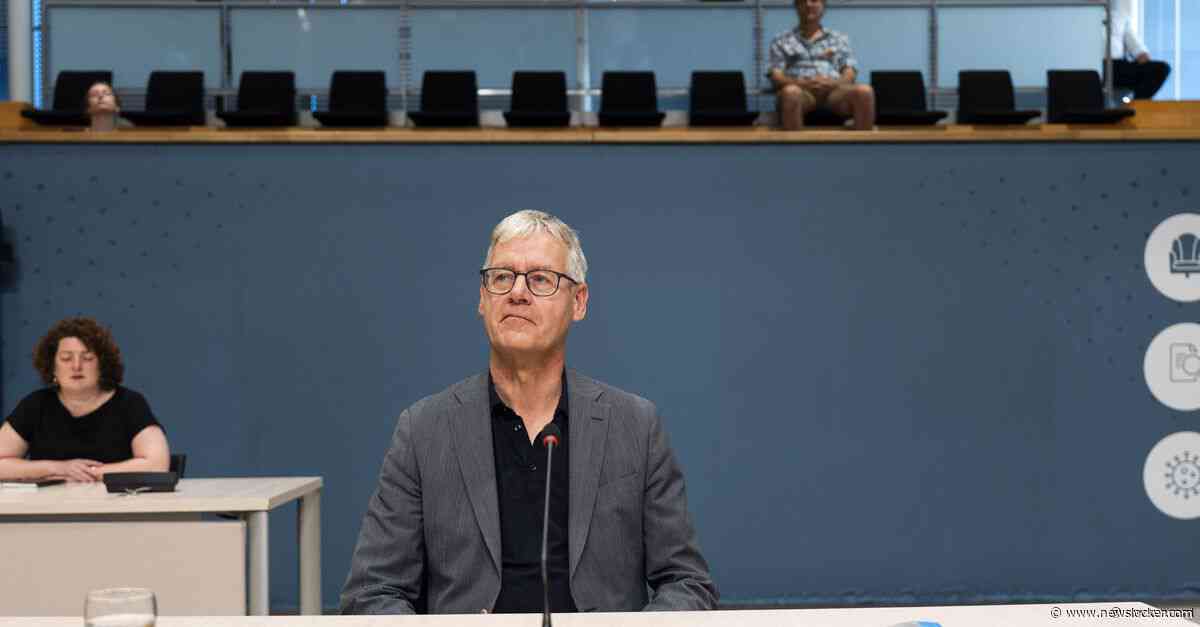 Oud-minister Arie Slob: &amp;#8216;Er was heel veel druk uit het onderwijs. Er werd gemuit. Zo van: wat jullie ook besluiten, we gaan sowieso dicht&amp;#8217;
