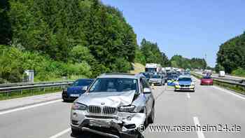 Unfall auf der A8 Richtung Salzburg: Verkehrsbehinderungen pünktlich zum Wochenende