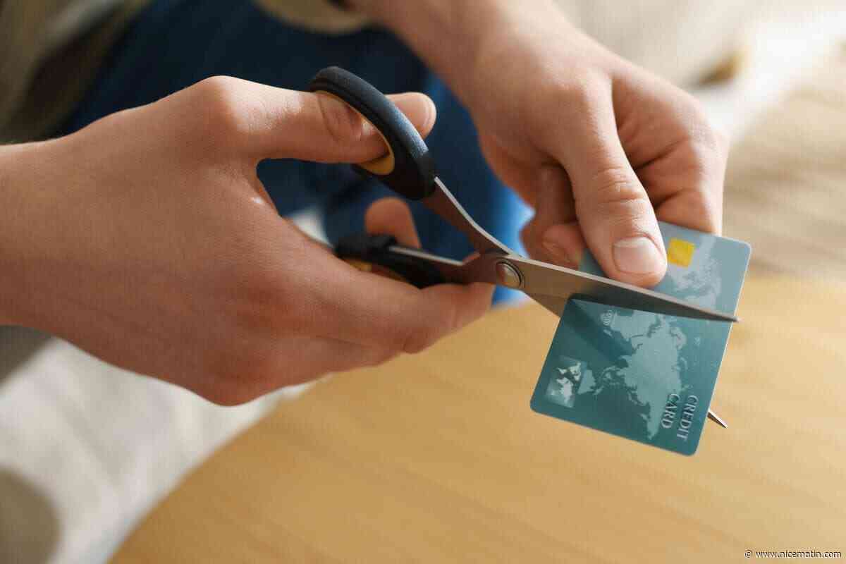 « Ces escrocs sont bien organisés » : attention, l’escroquerie à la carte bancaire coupée en deux est en recrudescence dans cette ville près de Cannes