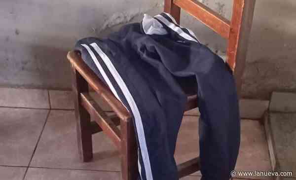 Se probó un pantalón, le sacó la etiqueta de seguridad y se lo llevó puesto