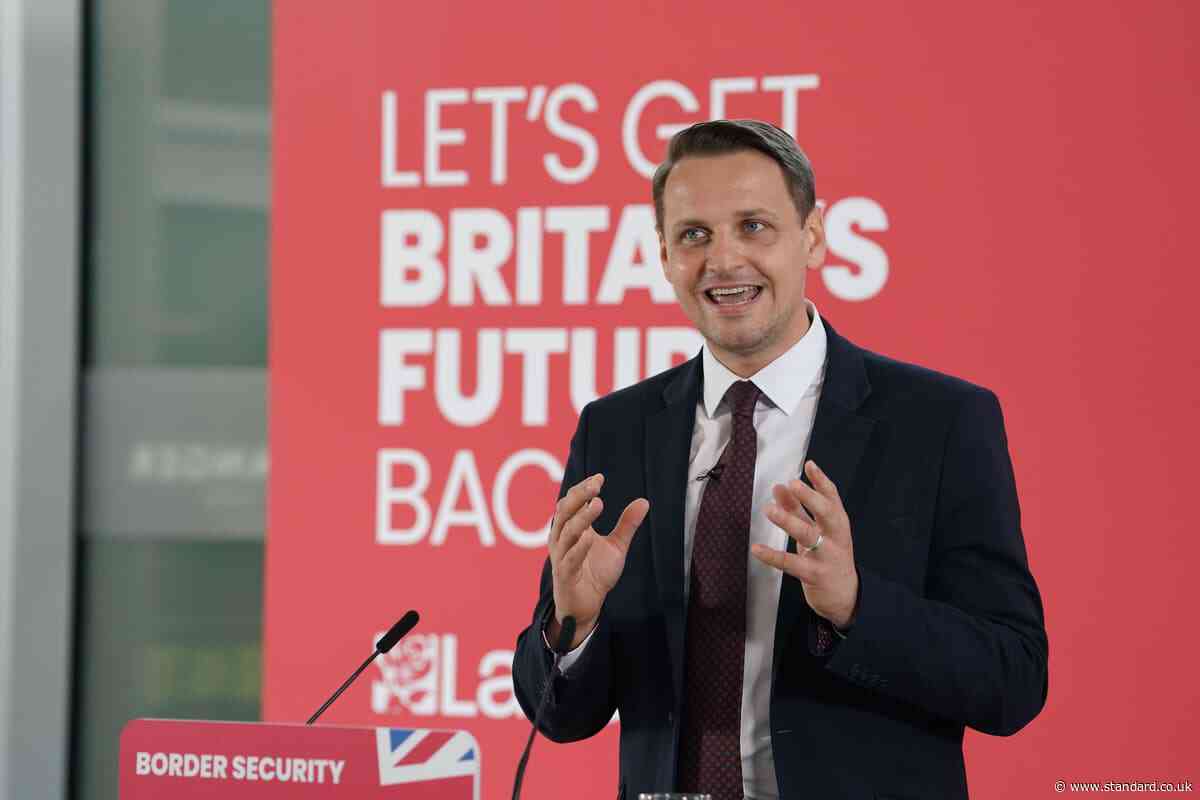 Starmer taking advice on whether Mike Tapp broke ministerial rules with article