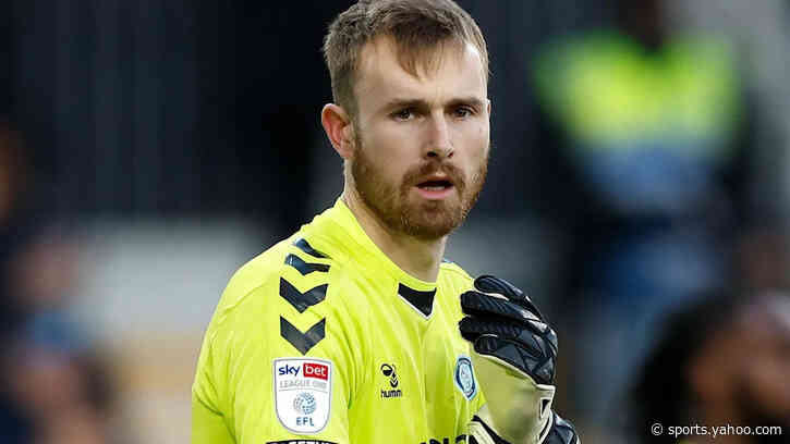 Salford bring in goalkeeper Norris