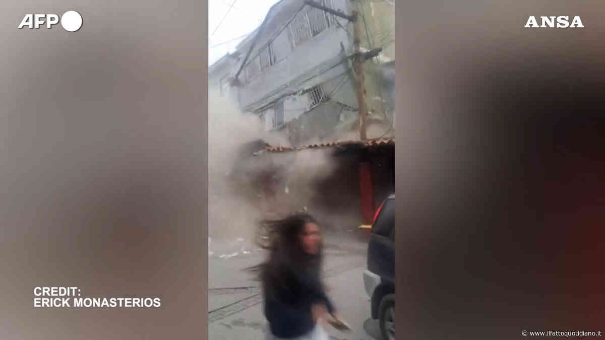 Terremoto in Venezuela, il momento in cui il sisma colpisce El Junquito: la scossa in diretta tra urla e corse disperate