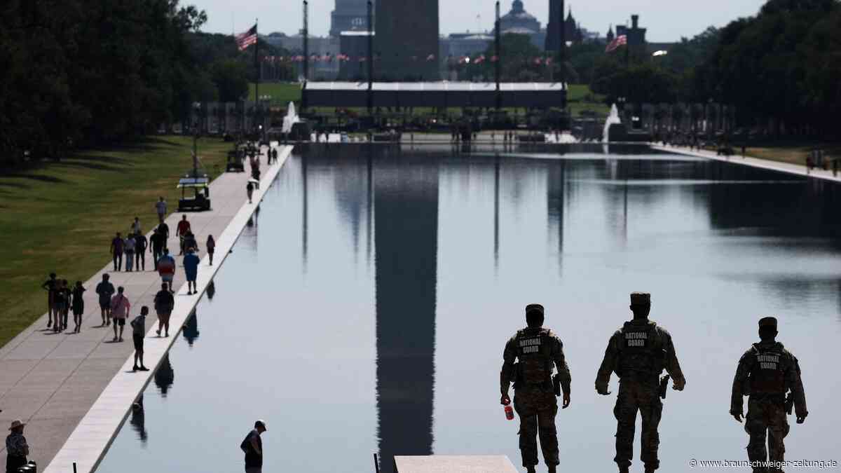 Fuhr Trumps „Beast”-Limousine den „Reflecting Pool“ am Lincoln-Denkmal kaputt?