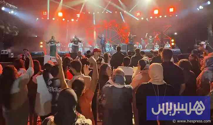 آلاف الجماهير مع الستاتي والسرغيني
