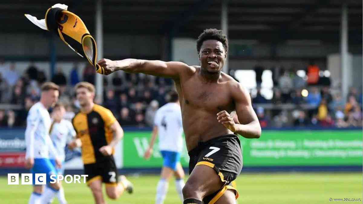 Bristol Rovers sign Newport forward Kamwa