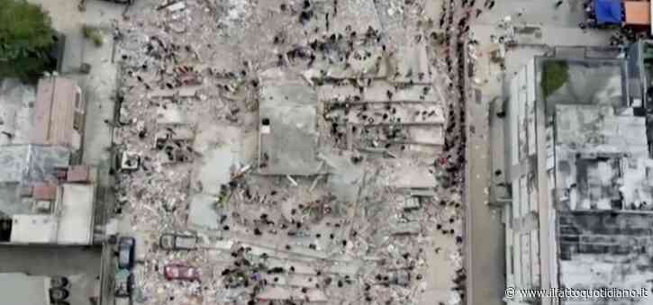 Venezuela, il quartiere di San Bernardino a Caracas ridotto in macerie: le immagini riprese dall’alto