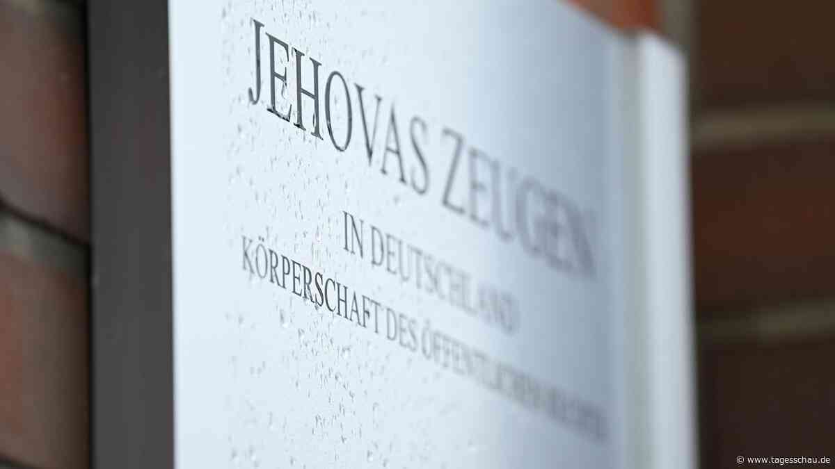Archiv zu Nazi-Verbrechen: Teilerfolg für Zeugen Jehovas vor Gericht