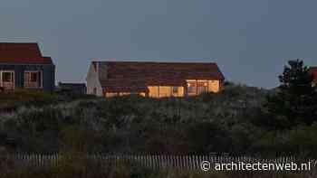 Huis op een Duin van Unknown Architects nestelt zich in het landschap