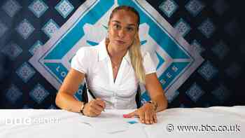 Pattinson signs new deal with London City Lionesses