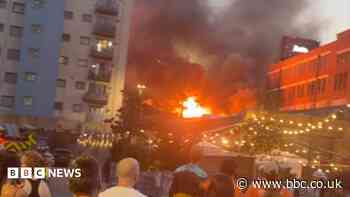 Fire breaks out at shop in Peckham