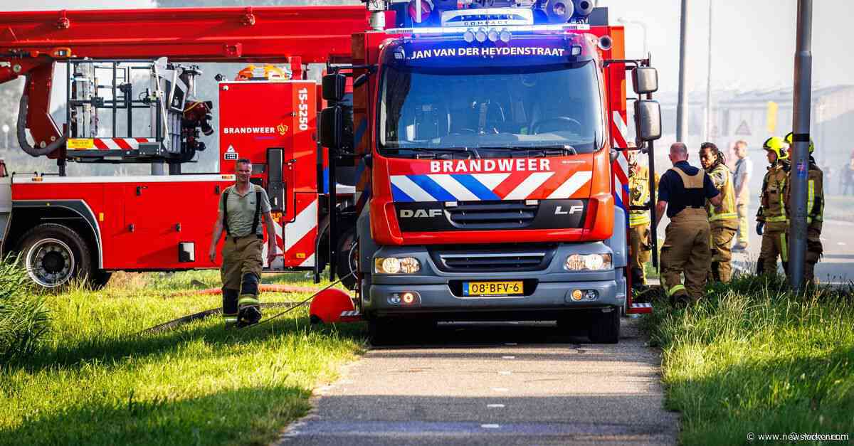 Politie, postbodes, de brandweer – wat doen zij met de hitte? ‘Alles wat je aanhebt is natuurlijk te veel op dit moment’