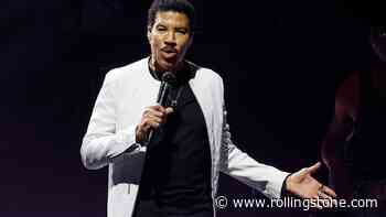 Lionel Richie Postpones Concerts Following Doctors’ Advice