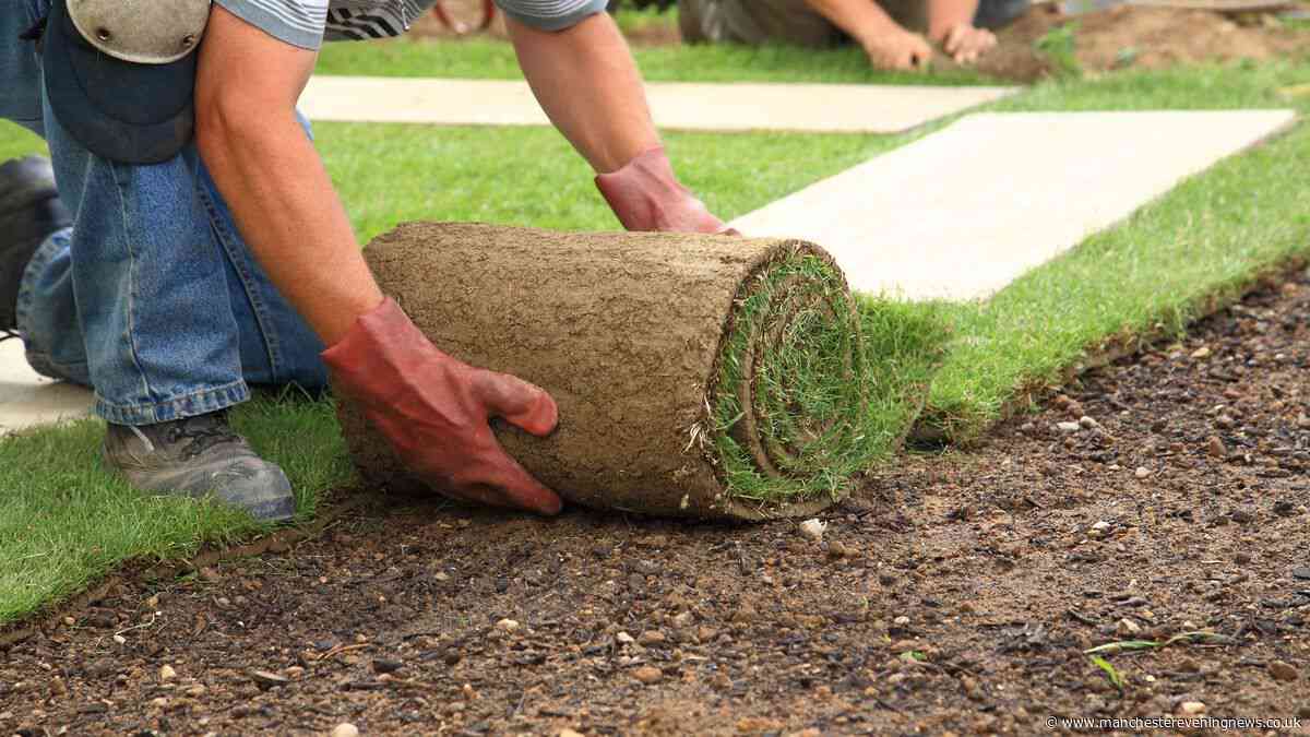 Warning issued to households with artificial grass amid extreme heatwave