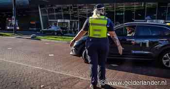 Tientallen bekeuringen voor taxichauffeurs rond concerten Bad Bunny in GelreDome