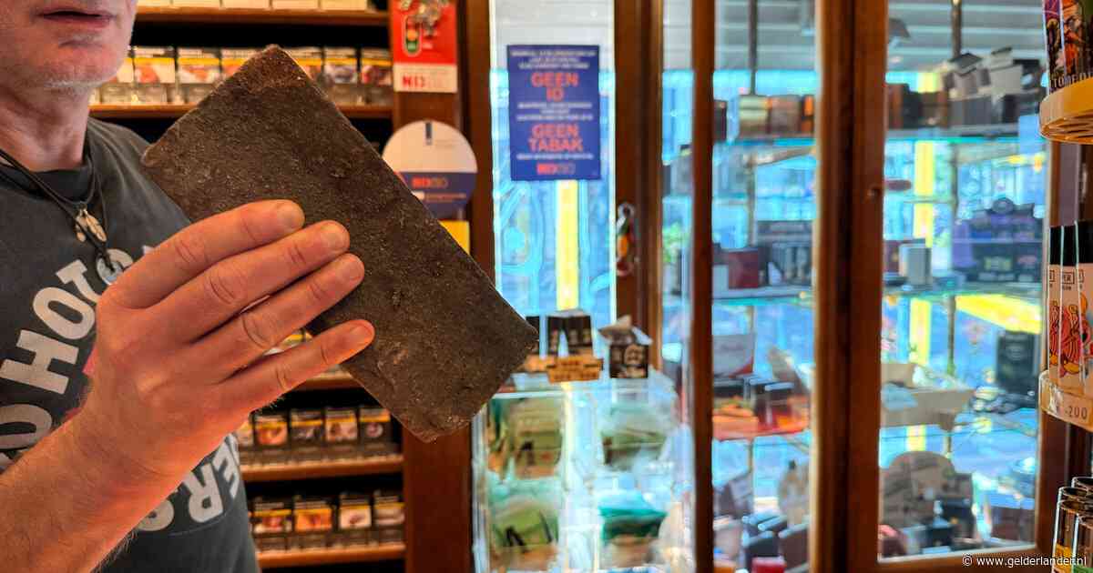Man trekt spoor van vernieling door centrum van Arnhem: tienduizenden euro’s schade