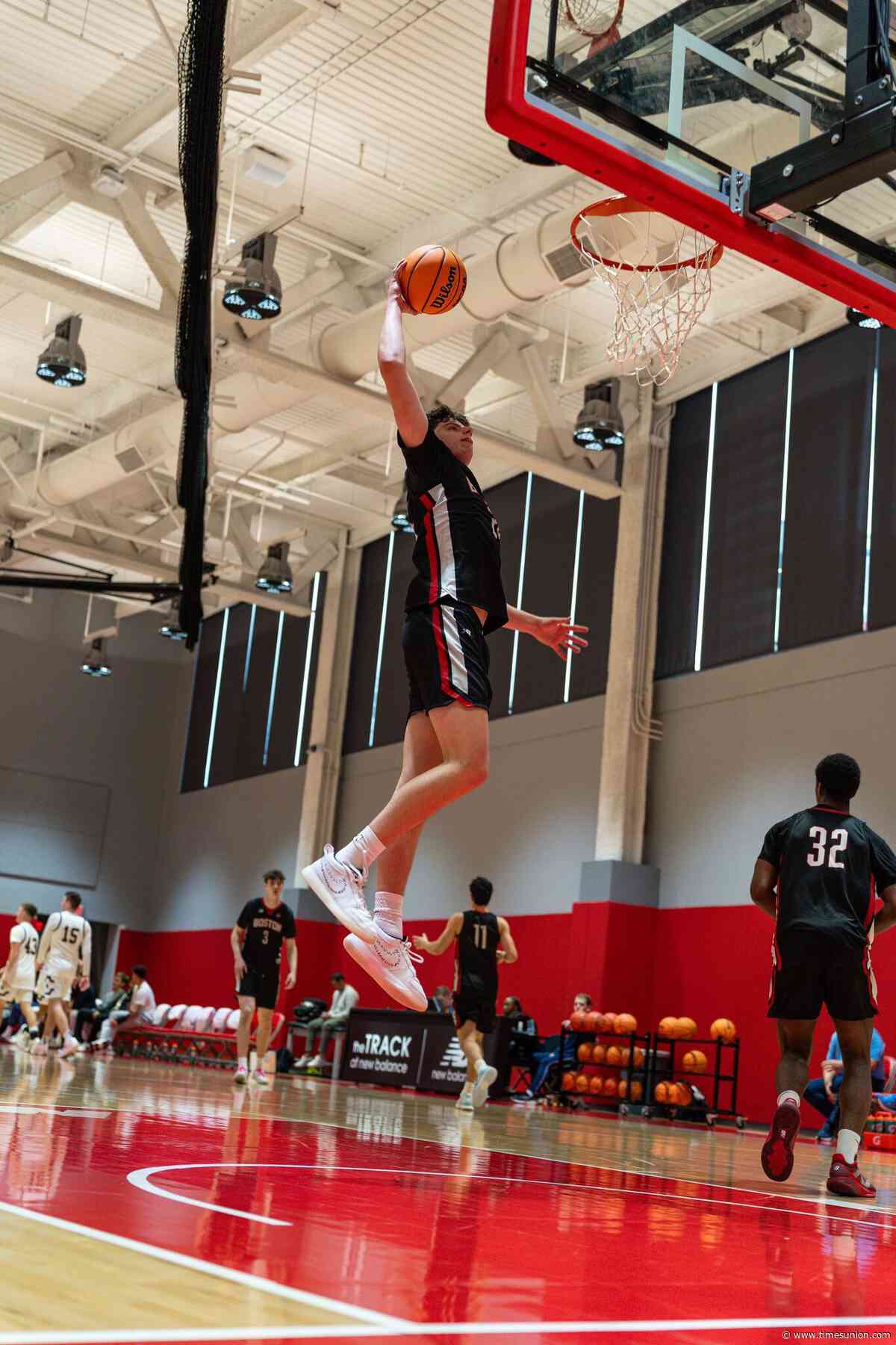 A year after heart surgery, area basketball star Jack Donohue nears Division I choice