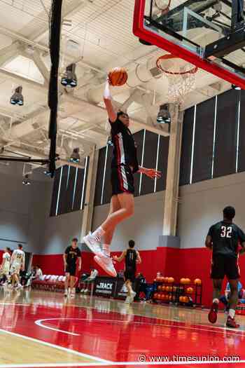 A year after heart surgery, area basketball star Jack Donohue nears Division I choice