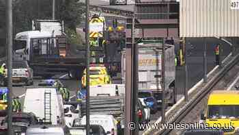M4 crash left motorway in standstill