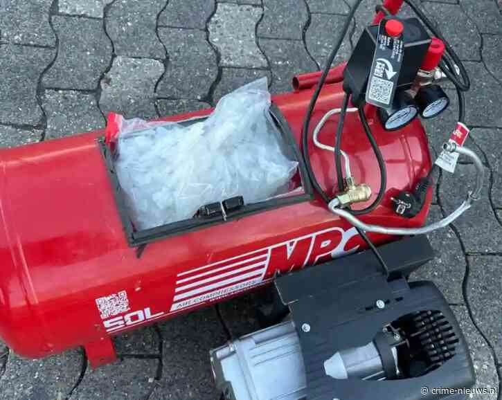 Nerveuze Nederlander op Duitse snelweg gepakt met 15 kilo drugs in compressor