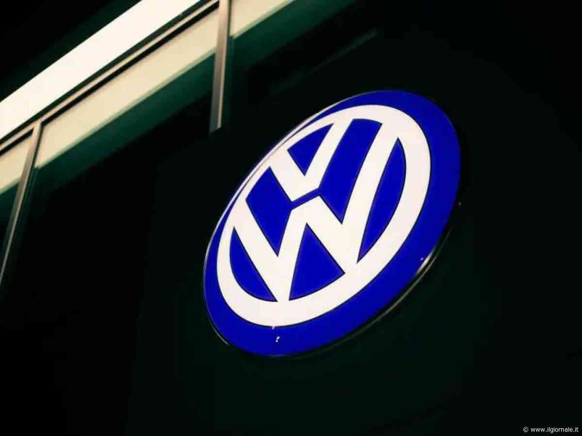 Volkswagen prepara la maxi ristrutturazione: fino a 100mila esuberi e produzione ridotta in Germania