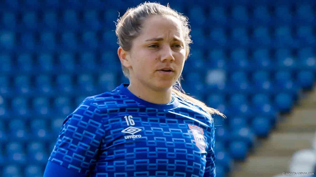 Graham agrees permanent deal with Ipswich Women