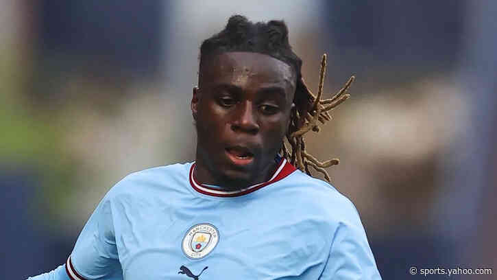 Boston sign midfielder Agyemang