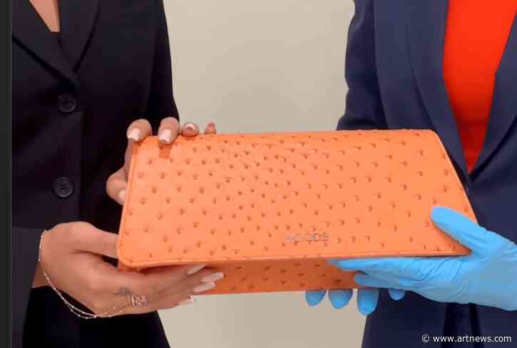 A ‘Lucky’ Orange Handbag Designed by Fiancée of Knicks Star Karl Anthony-Towns Heads to the Guggenheim