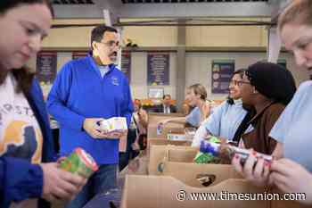 New York expands SUNY Service Corps program for students