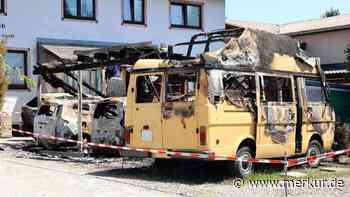 Carport-Brand zerstört Autos – Rauchsäule über Kampberg