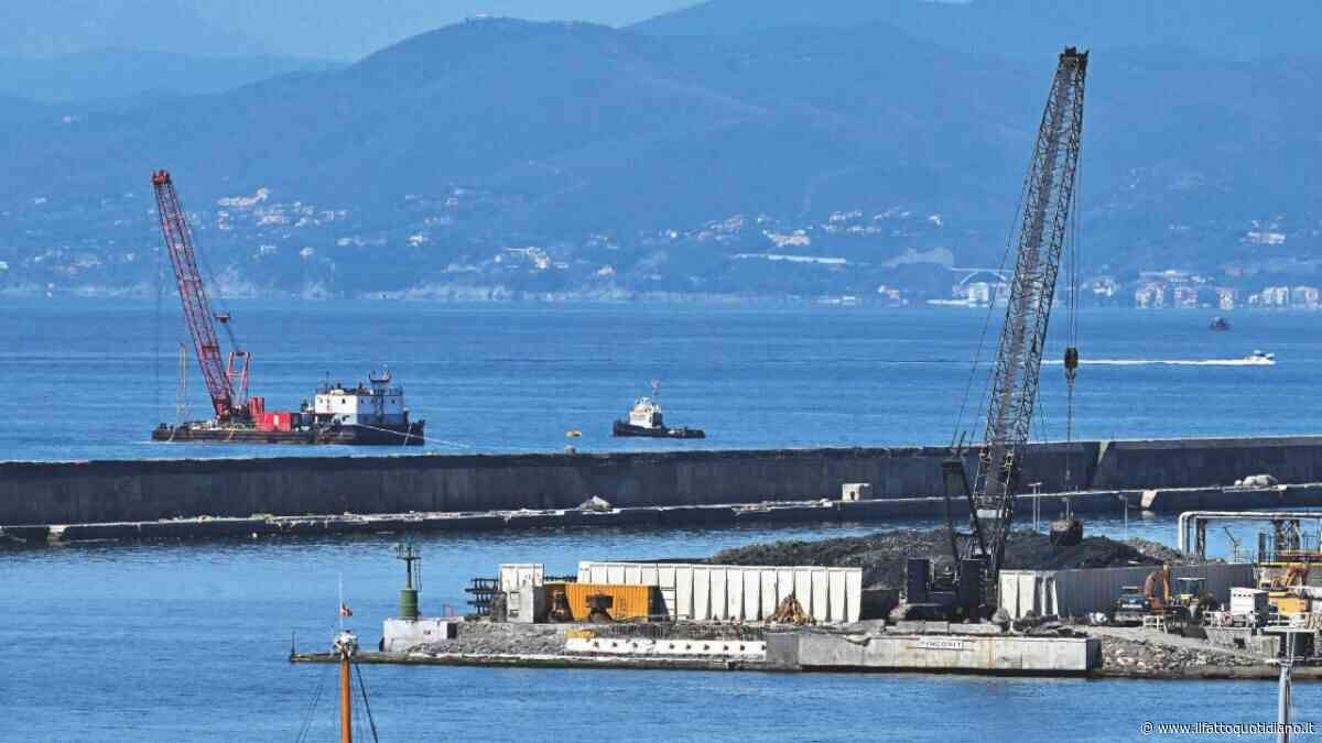 Nuova diga di Genova, caporalato nel cantiere: otto arresti. Operai obbligati a cedere parte dello stipendio e a comprare i dispositivi di sicurezza