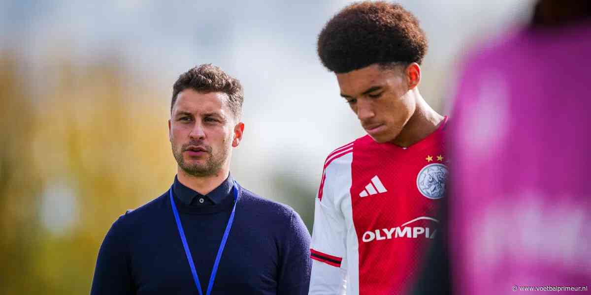 Ajax maakt plots vertrek van assistent Grim en ex-coach Jong Ajax bekend