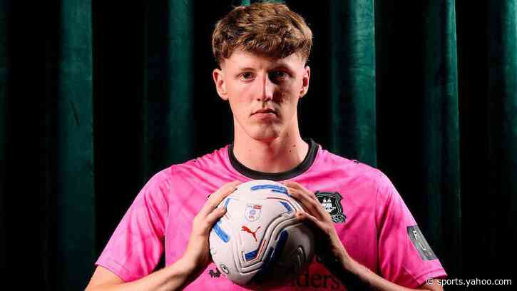Plymouth Argyle sign Wolves goalkeeper Storer