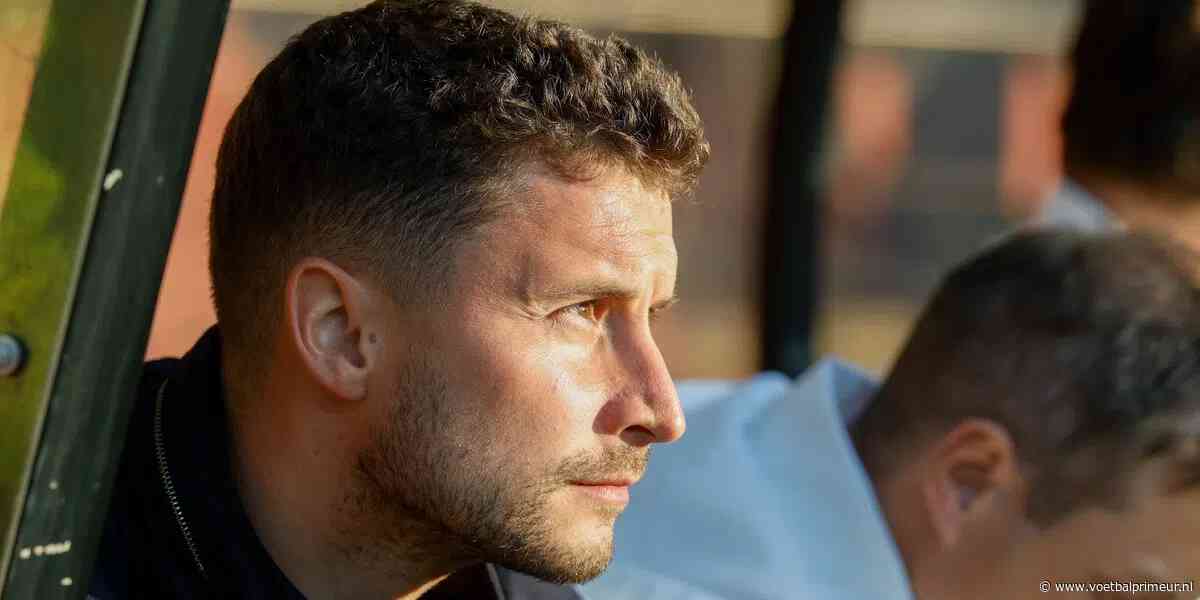 FC Dordrecht slaat snel toe en presenteert Kuijt-opvolger na contractnieuws Ajax
