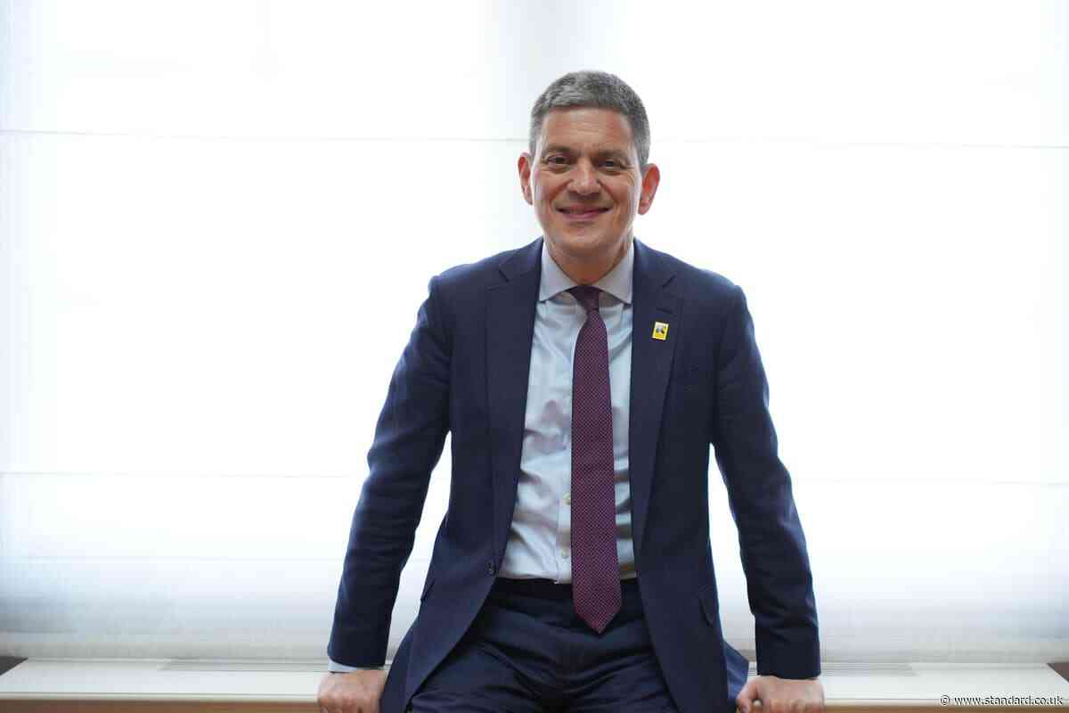 Ex-foreign secretary David Miliband hails Andy Burnham’s ‘openness and energy’