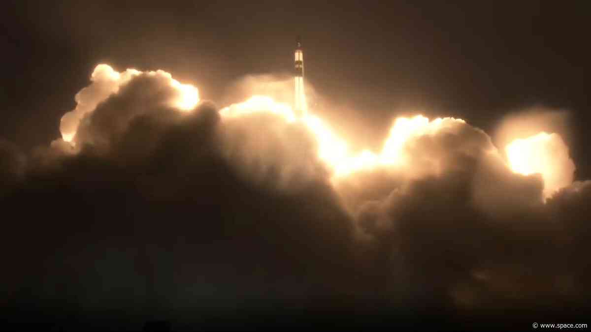 Rocket Lab launches 'Ten Owl of Ten' mission, sending up Japanese Earth-observing radar satellite (video)