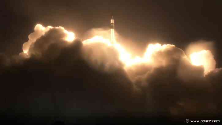 Rocket Lab launches 'Ten Owl of Ten' mission, sending up Japanese Earth-observing radar satellite (video)