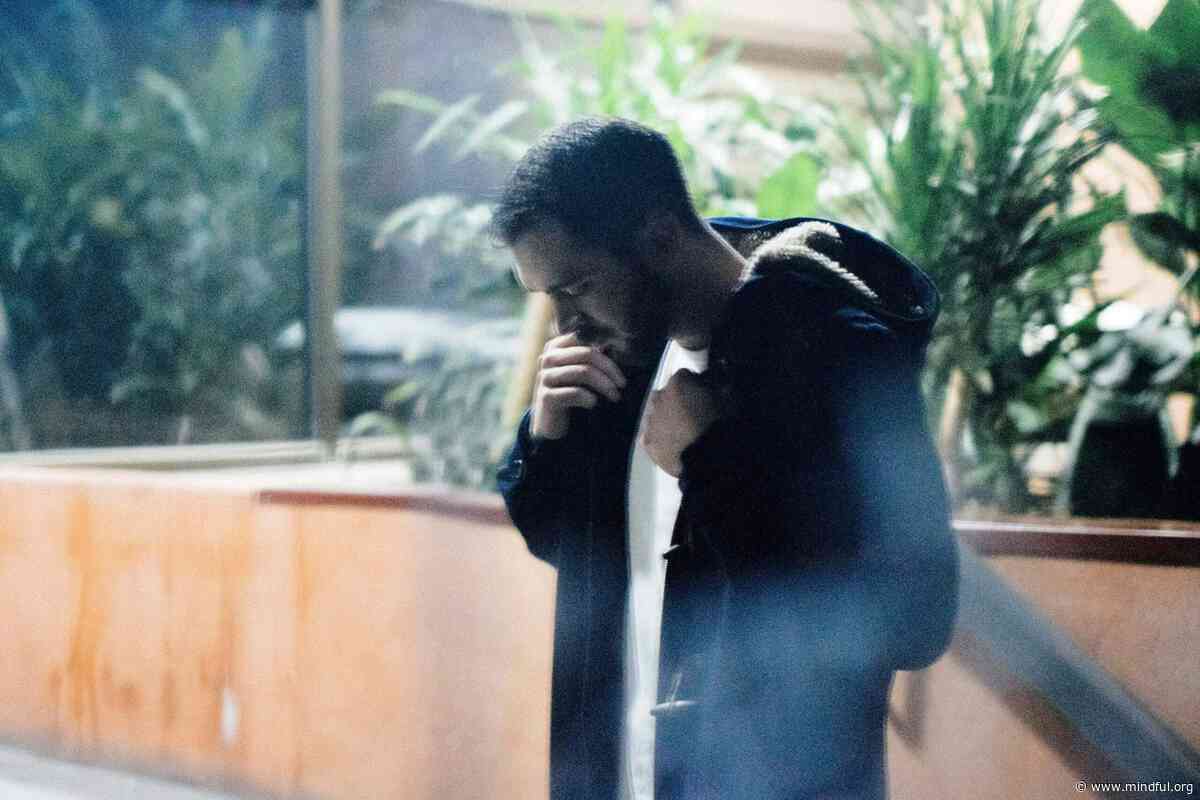 10 Subtle Micromovements That Reveal Anxiety’s Early Indicators in Adults