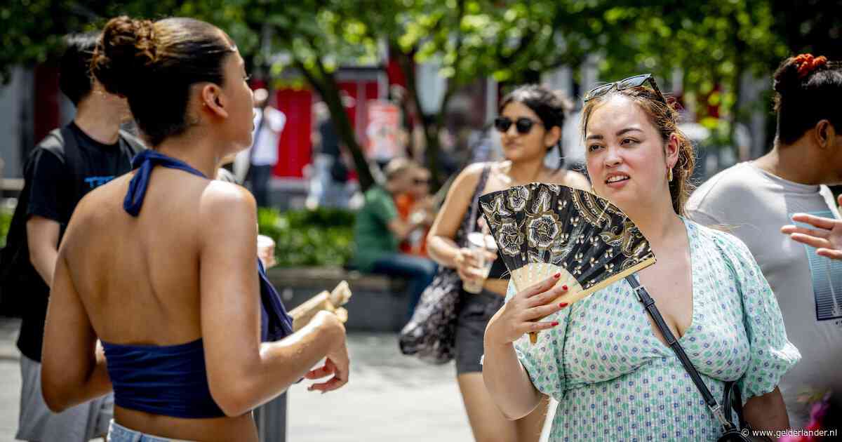 Code rood voor hitte legt Nederland stil: slaan we door of is ‘het zekere voor het onzekere’ terecht?