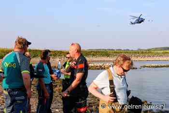 Duikers halen overleden man uit het water na grote zoekactie