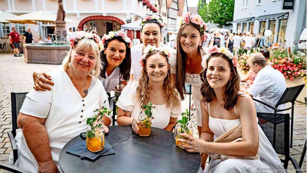 Nagolder Mittsommer: So verbringen die Besucher den heißen Abend - die Bilder