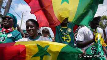Senegal, Iraq fans cheer in the streets as Toronto Stadium hosts last World Cup group match