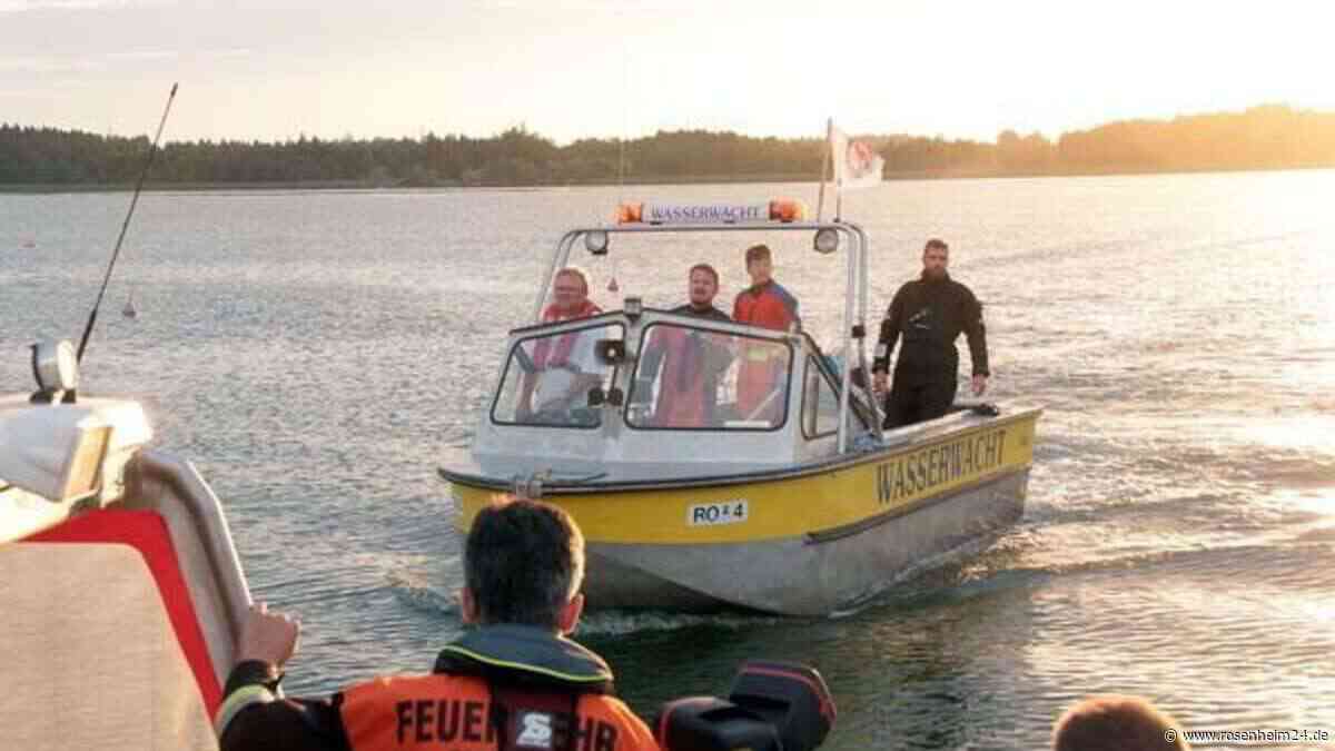 Tragödie auf dem Chiemsee: Mann (†68) stürzt von Elektroboot und stirbt im Wasser