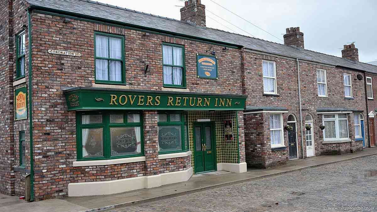 Coronation Street icon's death 'exposed' as heartbroken fans 'spot' worrying sign