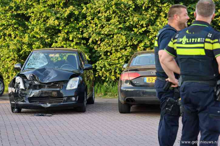 Bestuurder onder invloed gewond na frontale botsing