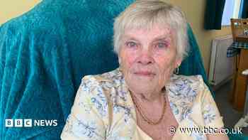 Woman told of own death in letter as benefits stopped