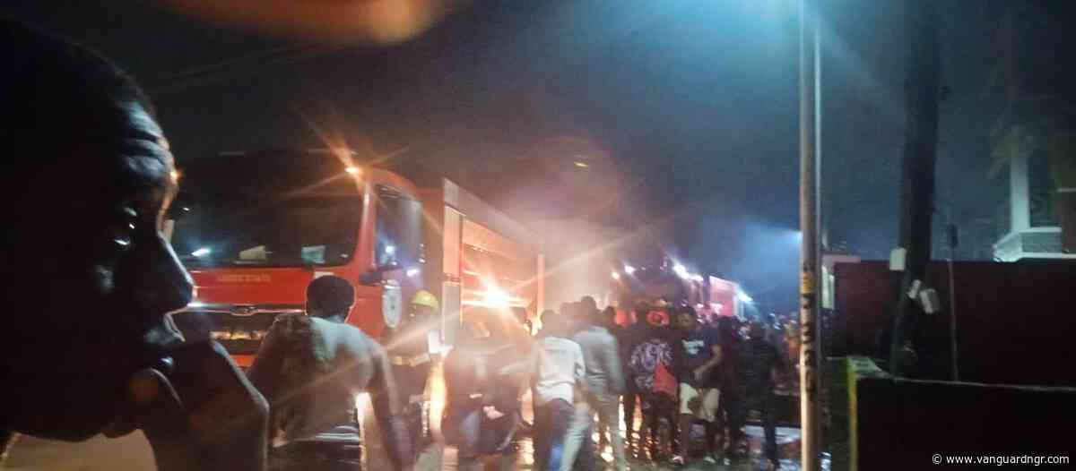 Fire guts building in Lagos’ Alapere area